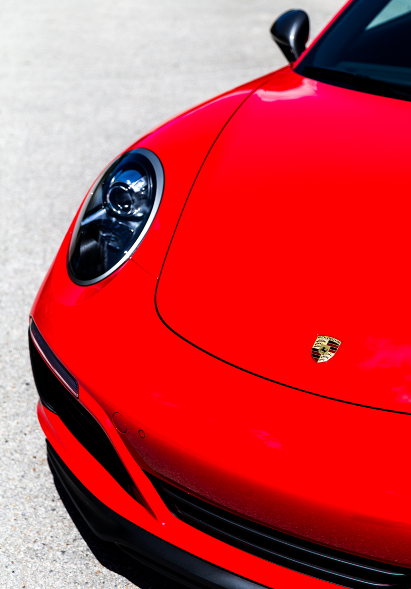 Illustration for article titled The 2018 Porsche 911 Carrera T Is the Perfect 911 If You Can’t Afford a GT3